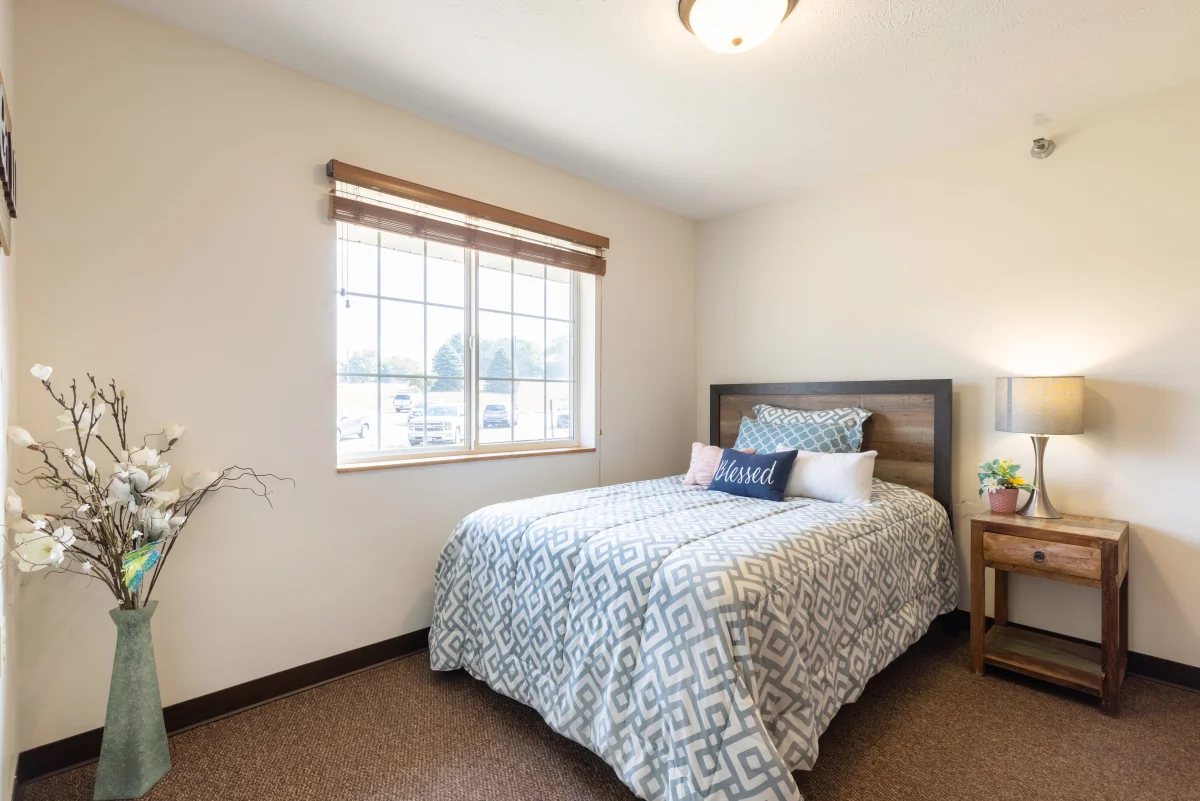 https://www.jaybirdseniorliving7.biz/wp-content/uploads/2023/12/Lawton_Senior_Living_06_1200.webp