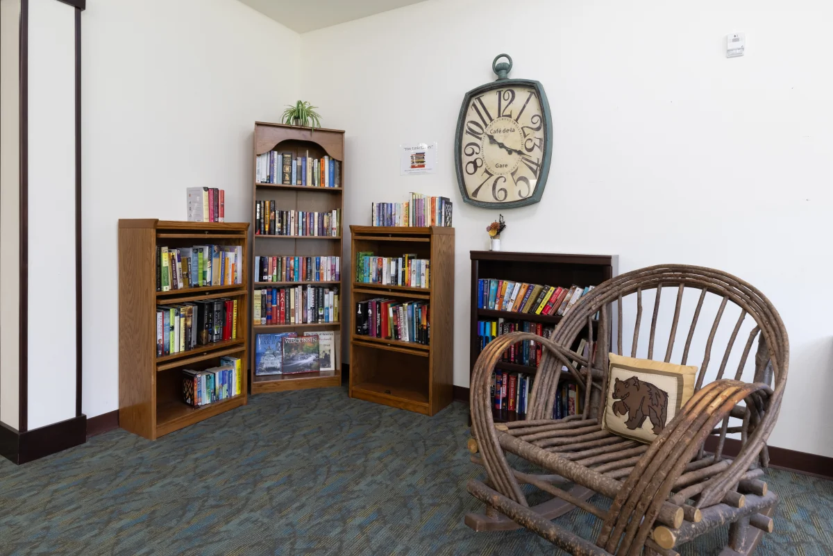 https://www.jaybirdseniorliving7.biz/wp-content/uploads/2023/12/Milestone_Senior_Living_Woodruff_09_1200.webp